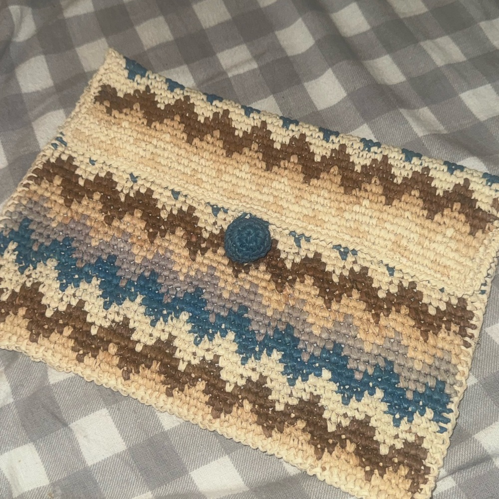 lovestitch Cream & Teal Zig Zag Clutch